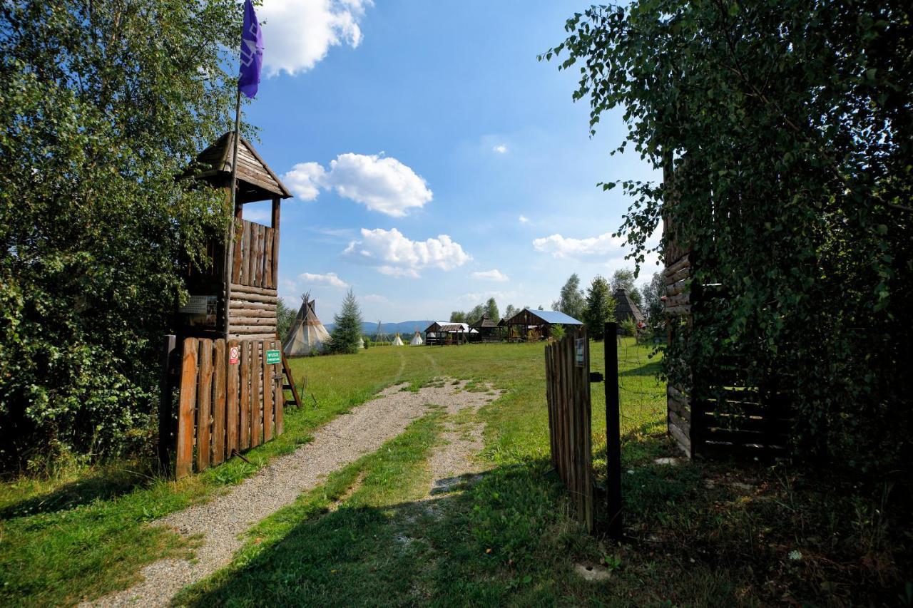 Fort Wapiti Hotel Zalasowa Exterior photo